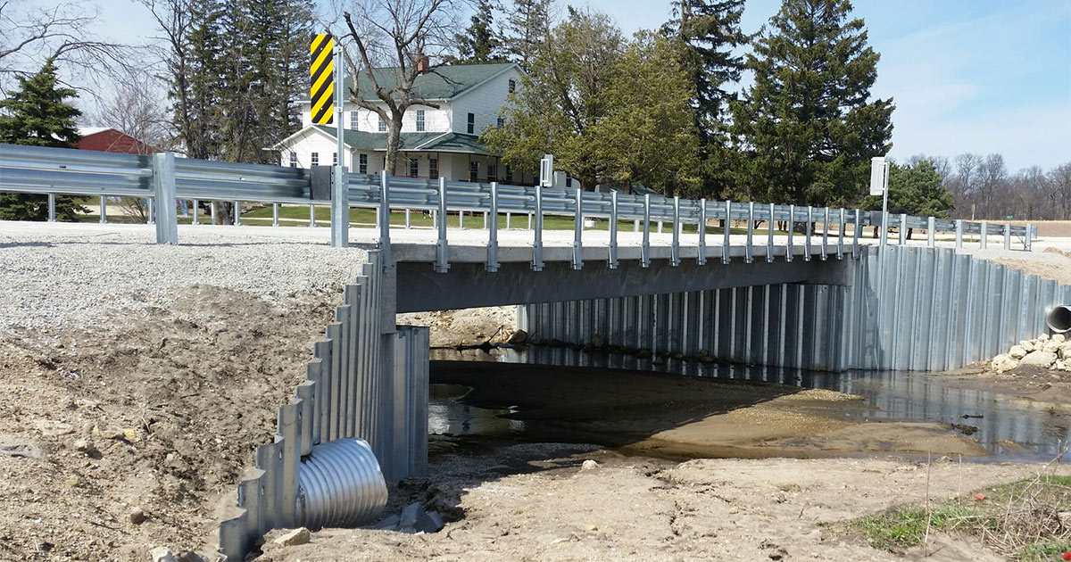 Short span steel bridge corrugated steel pipe